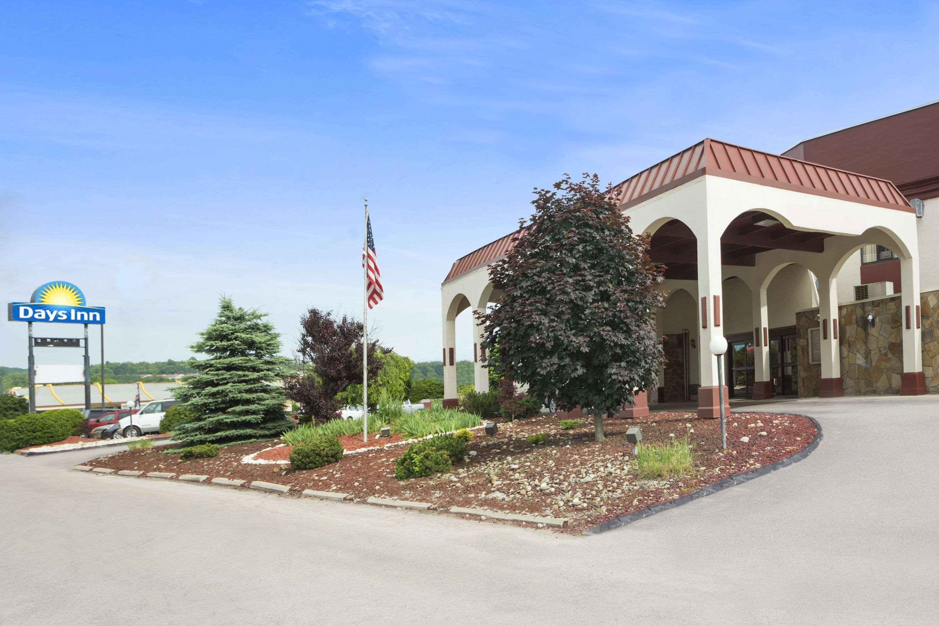 Ramadaby Wyndham Pittsburgh-New Stanton Hotel Exterior foto