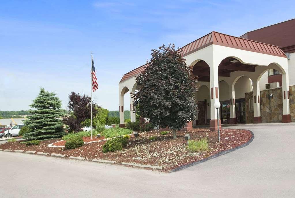 Ramadaby Wyndham Pittsburgh-New Stanton Hotel Exterior foto